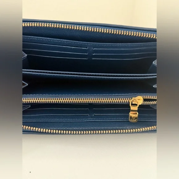 LOUIS VUITTON Zippy Denim Wallet - Picture 6 of 8